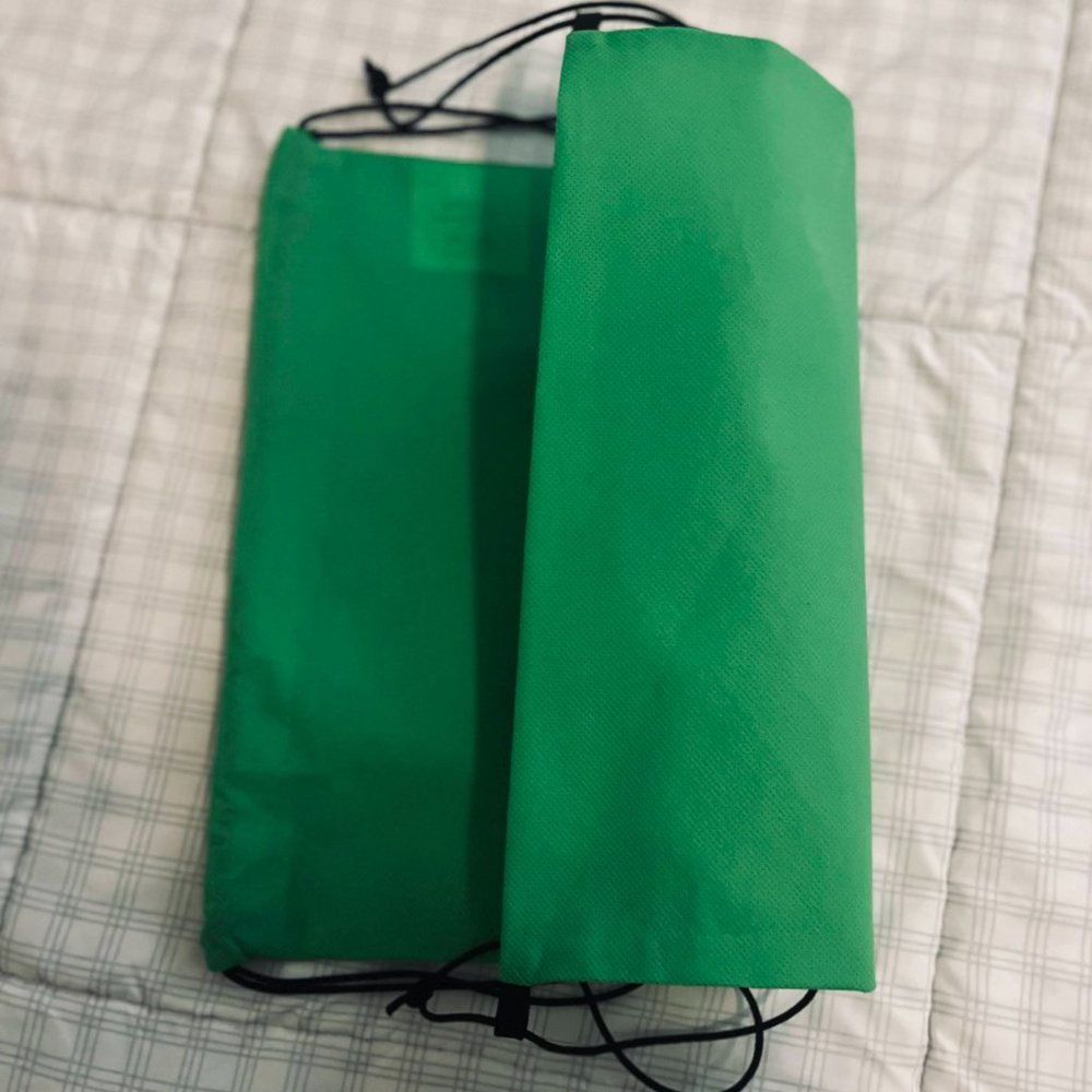 Swag bag green colored and bottle set - Picture 4 of 5